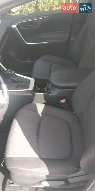 Позашляховик / Кросовер Toyota RAV4 2020 в Львові фото 15 Позашляховик / Кросовер Toyota RAV4 2020 в Львові