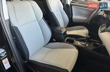 Внедорожник / Кроссовер Toyota RAV4 2018 в 