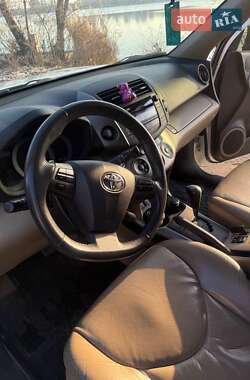 Внедорожник / Кроссовер Toyota RAV4 2010 в 
