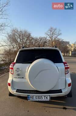 Внедорожник / Кроссовер Toyota RAV4 2010 в 