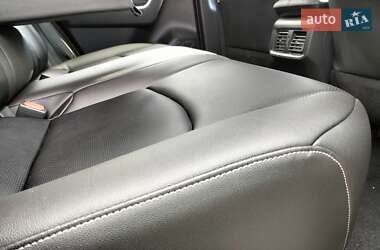 Внедорожник / Кроссовер Toyota RAV4 2021 в 