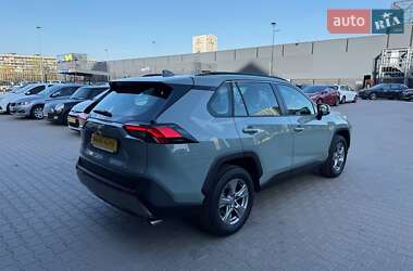 Внедорожник / Кроссовер Toyota RAV4 2023 в 