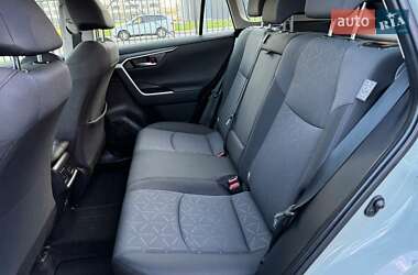 Внедорожник / Кроссовер Toyota RAV4 2023 в 