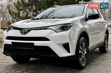 Внедорожник / Кроссовер Toyota RAV4 2016 в 