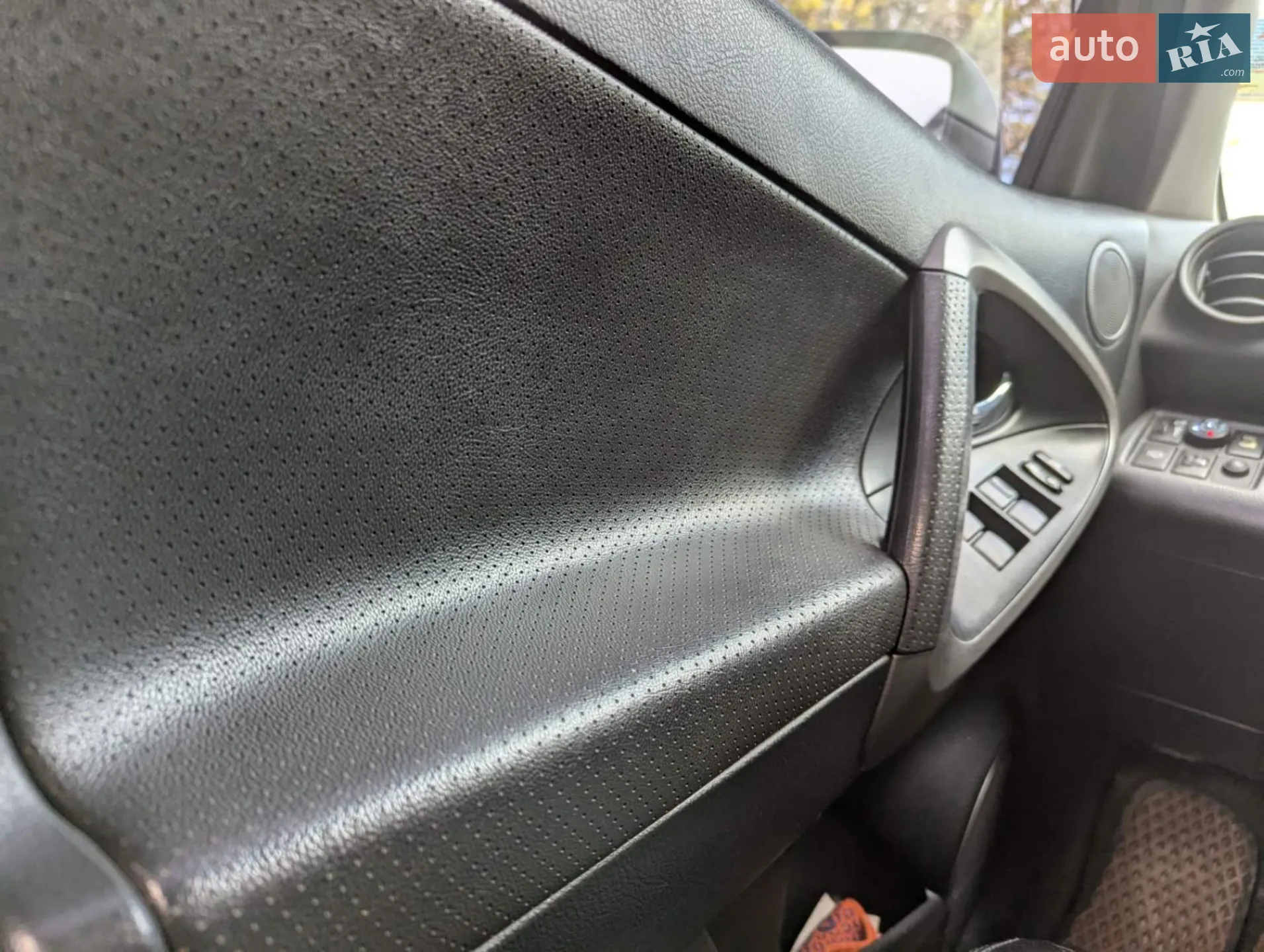 2010 Toyota RAV 4 - мініатюра 21