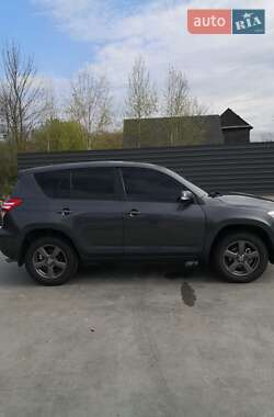 Внедорожник / Кроссовер Toyota RAV4 2012 в 