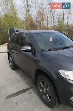 Внедорожник / Кроссовер Toyota RAV4 2012 в 