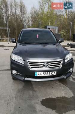 Внедорожник / Кроссовер Toyota RAV4 2012 в 