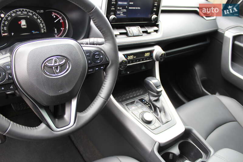 Внедорожник / Кроссовер Toyota RAV4 2022 в Ровно