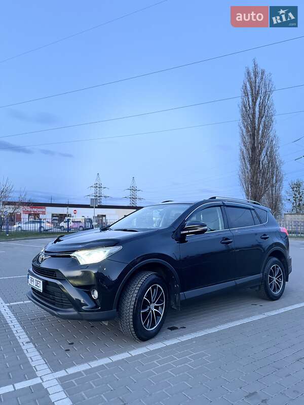 Позашляховик / Кросовер Toyota RAV4 2016 в Львові