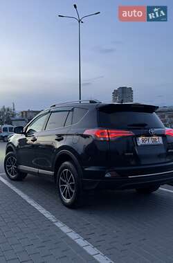 Внедорожник / Кроссовер Toyota RAV4 2016 в Львове