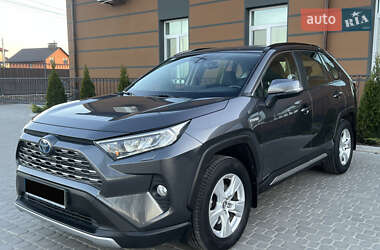 Внедорожник / Кроссовер Toyota RAV4 2019 в 