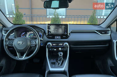 Внедорожник / Кроссовер Toyota RAV4 2019 в 