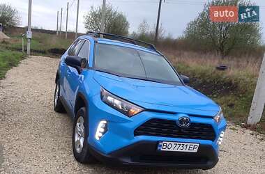 Позашляховик / Кросовер Toyota RAV4 2021 в Тернополі