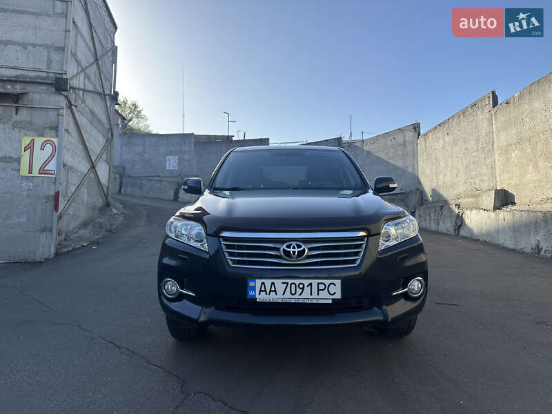 Внедорожник / Кроссовер Toyota RAV4 2012 в Киеве
