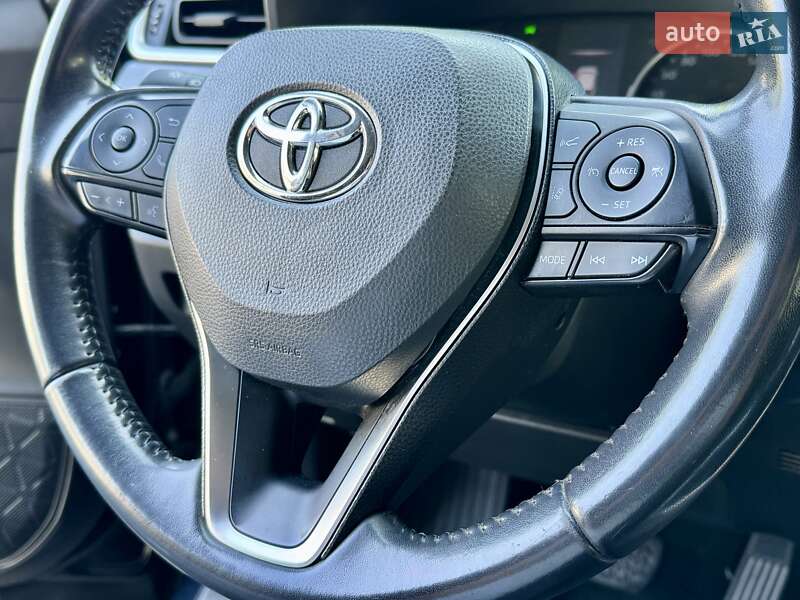Позашляховик / Кросовер Toyota RAV4 2020 в Одесі