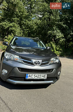 Внедорожник / Кроссовер Toyota RAV4 2013 в 