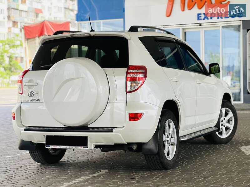 Toyota RAV4 2011