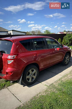 Внедорожник / Кроссовер Toyota RAV4 2012 в 