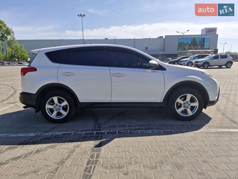 Позашляховик / Кросовер Toyota RAV4 2014 в Чернігові