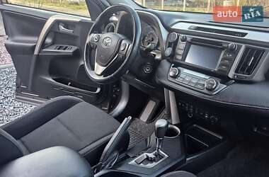 Внедорожник / Кроссовер Toyota RAV4 2014 в 