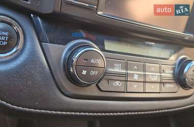 Позашляховик / Кросовер Toyota RAV4 2013 в 