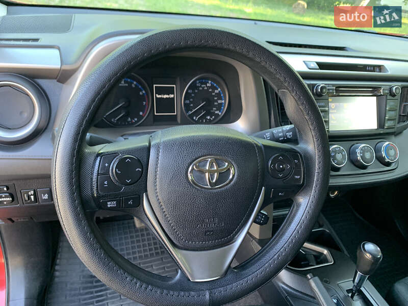 Внедорожник / Кроссовер Toyota RAV4 2016 в Львове