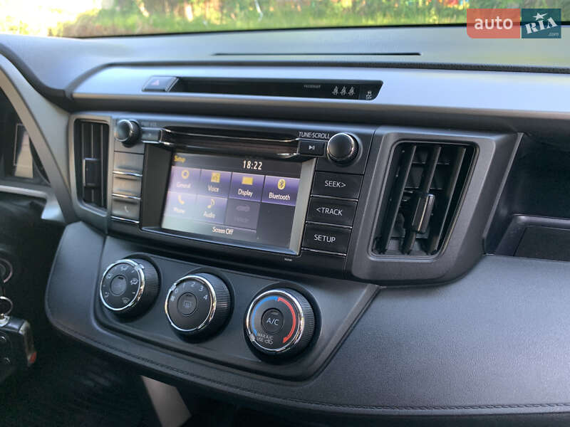 Внедорожник / Кроссовер Toyota RAV4 2016 в Львове