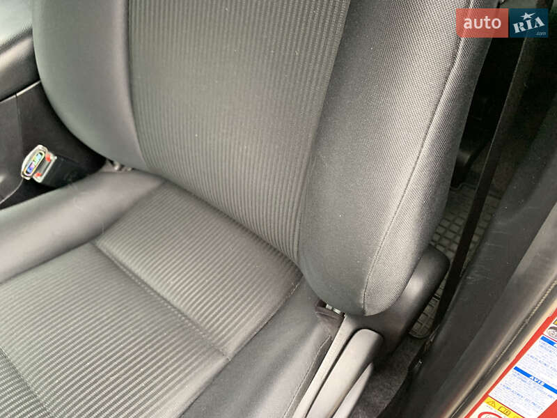 Внедорожник / Кроссовер Toyota RAV4 2016 в Львове