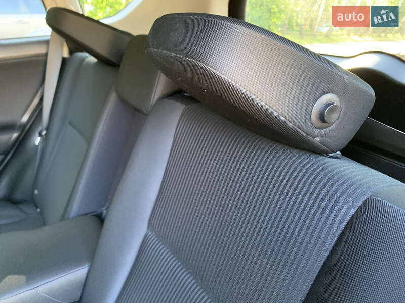 Внедорожник / Кроссовер Toyota RAV4 2016 в Львове