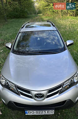 Позашляховик / Кросовер Toyota RAV4 2014 в 