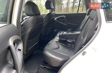 Внедорожник / Кроссовер Toyota RAV4 2010 в 