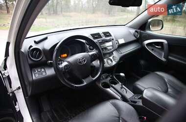 Внедорожник / Кроссовер Toyota RAV4 2010 в 
