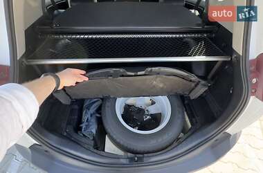 Внедорожник / Кроссовер Toyota RAV4 2013 в 