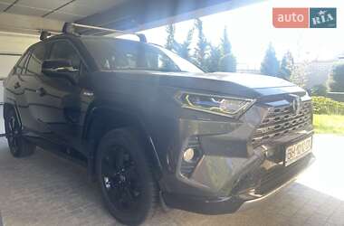 Внедорожник / Кроссовер Toyota RAV4 2019 в 