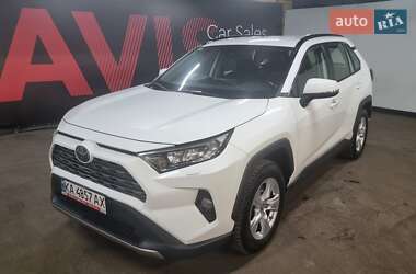 Внедорожник / Кроссовер Toyota RAV4 2020 в Киеве