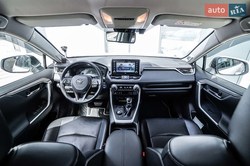 Позашляховик / Кросовер Toyota RAV4 2020 в Львові фото 15 Позашляховик / Кросовер Toyota RAV4 2020 в Львові