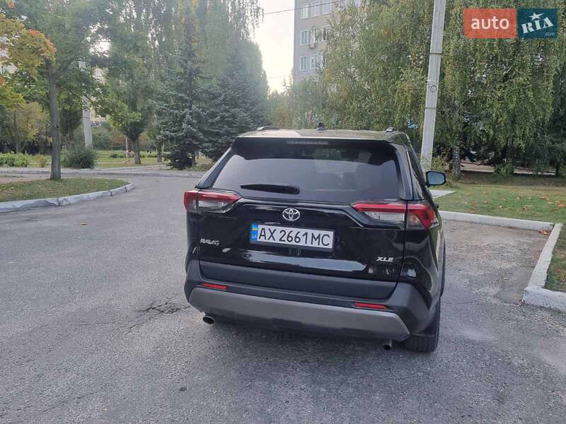 Внедорожник / Кроссовер Toyota RAV4 2019 в Харькове