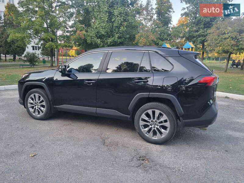 Внедорожник / Кроссовер Toyota RAV4 2019 в Харькове