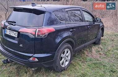 Внедорожник / Кроссовер Toyota RAV4 2018 в 