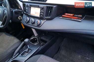 Внедорожник / Кроссовер Toyota RAV4 2018 в 