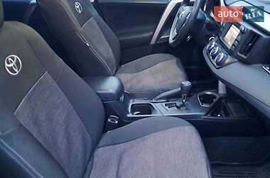 Внедорожник / Кроссовер Toyota RAV4 2018 в 
