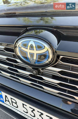 Внедорожник / Кроссовер Toyota RAV4 2020 в 