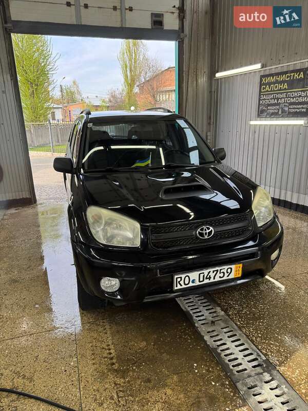 Позашляховик / Кросовер Toyota RAV4 2006 в 