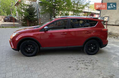 Позашляховик / Кросовер Toyota RAV4 2016 в 