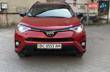 Позашляховик / Кросовер Toyota RAV4 2016 в 