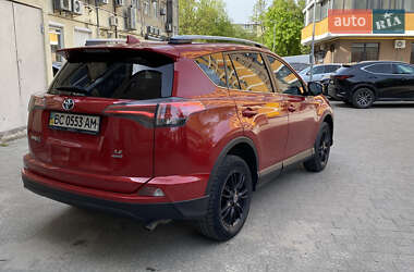 Позашляховик / Кросовер Toyota RAV4 2016 в 