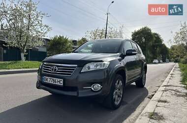 Внедорожник / Кроссовер Toyota RAV4 2010 в Ровно