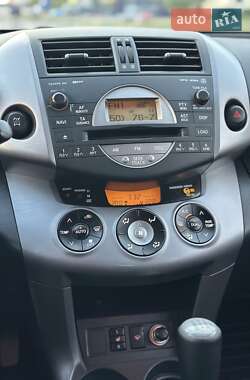 Внедорожник / Кроссовер Toyota RAV4 2008 в 