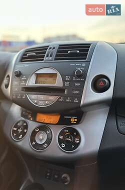 Внедорожник / Кроссовер Toyota RAV4 2008 в 